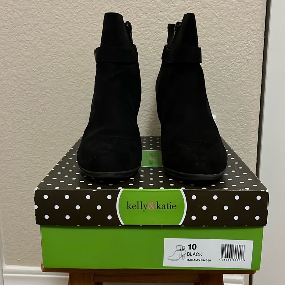 Suede Women’s Black booties